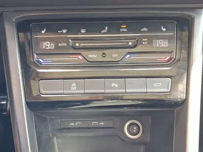 Volkswagen Touran – Foto 16