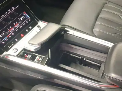 Audi Q8 e-tron – Foto 11
