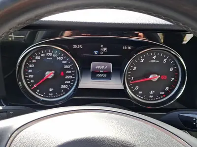 Mercedes-Benz E 200 – Foto 10