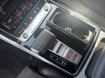 Audi Q8 – Foto 11