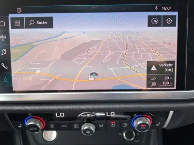 Audi Q3 – Foto 12