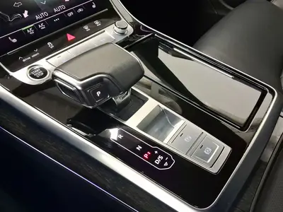 Audi Q8 – Foto 11