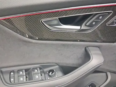Audi SQ8 – Foto 8