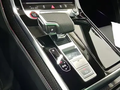 Audi SQ8 – Foto 11