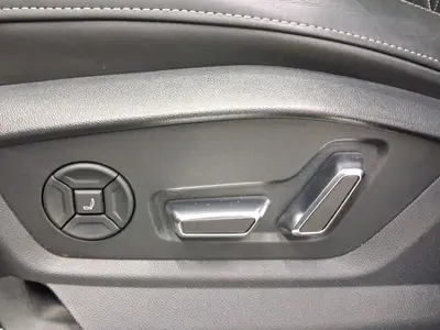 Audi SQ8 – Foto 19