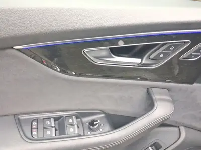 Audi SQ8 – Foto 8