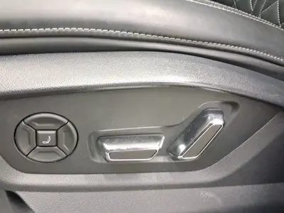 Audi SQ8 – Foto 18