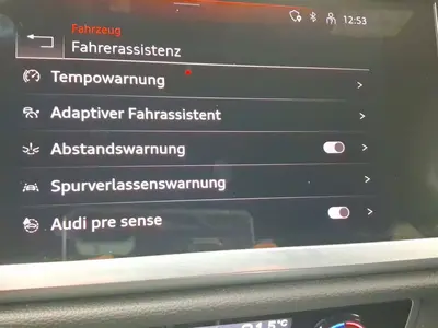 Audi Q3 – Foto 12