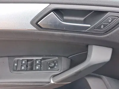 Volkswagen Touran – Foto 8