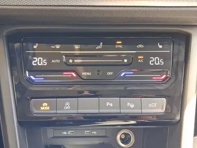 Volkswagen Touran – Foto 16