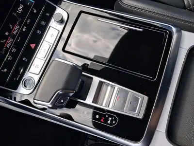 Audi Q8 – Foto 11
