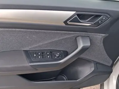 Volkswagen T-Roc – Foto 8
