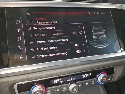 Audi Q3 – Foto 12