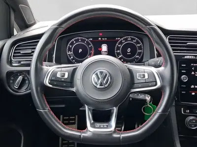 Volkswagen Golf GTI – Foto 9