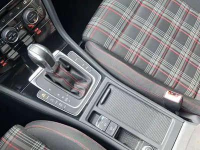 Volkswagen Golf GTI – Foto 11