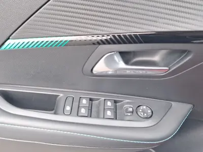 Peugeot 208 – Foto 8