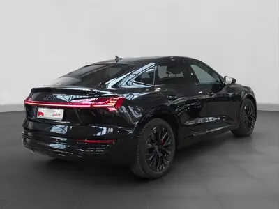 Audi Q8 Sportback e-tron – Foto 3