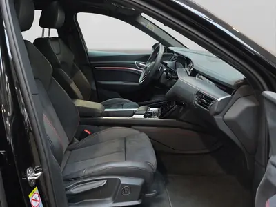 Audi Q8 Sportback e-tron – Foto 4
