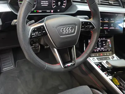 Audi Q8 Sportback e-tron – Foto 9
