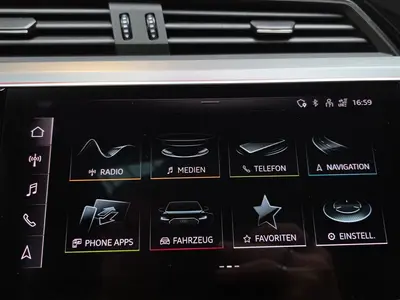 Audi Q8 Sportback e-tron – Foto 12