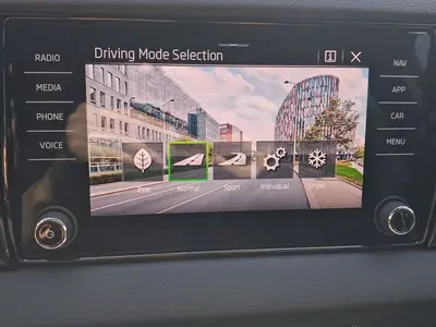 Skoda Karoq – Foto 12