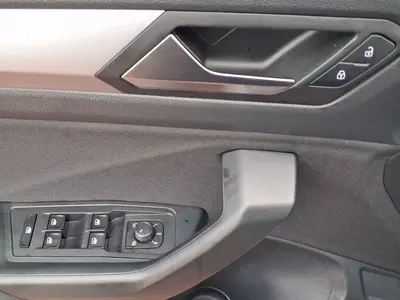Volkswagen T-Roc – Foto 8