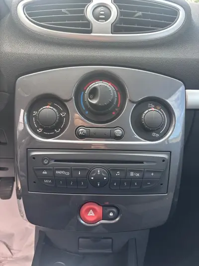 Renault Clio – Foto 14