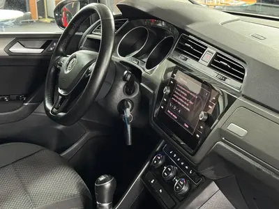 Volkswagen Touran – Foto 12
