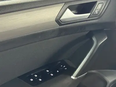Volkswagen Touran – Foto 13
