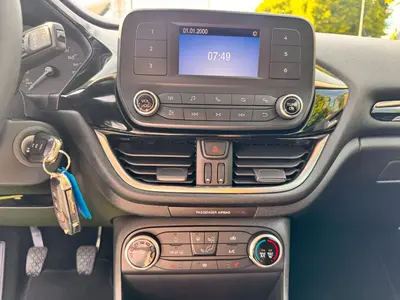 Ford Fiesta – Foto 8