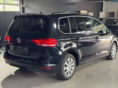 Volkswagen Touran – Foto 4