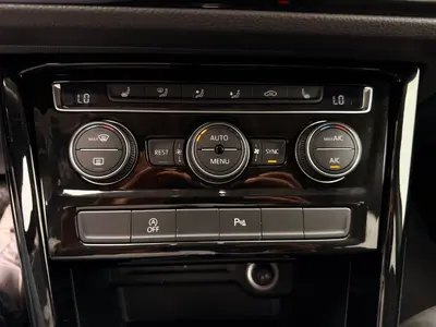 Volkswagen Touran – Foto 19