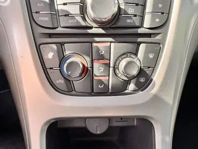 Opel Astra – Foto 12