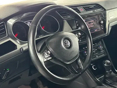 Volkswagen Touran – Foto 10