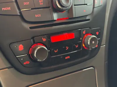 Opel Insignia – Foto 12