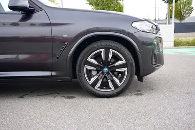 BMW iX3 – Foto 13