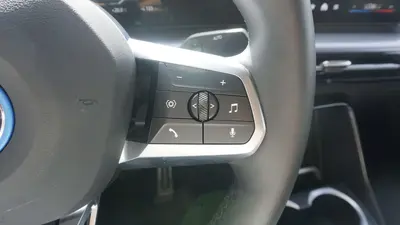 BMW iX2 – Foto 15