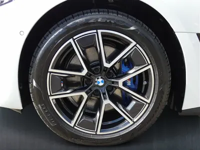 BMW i4 – Foto 10