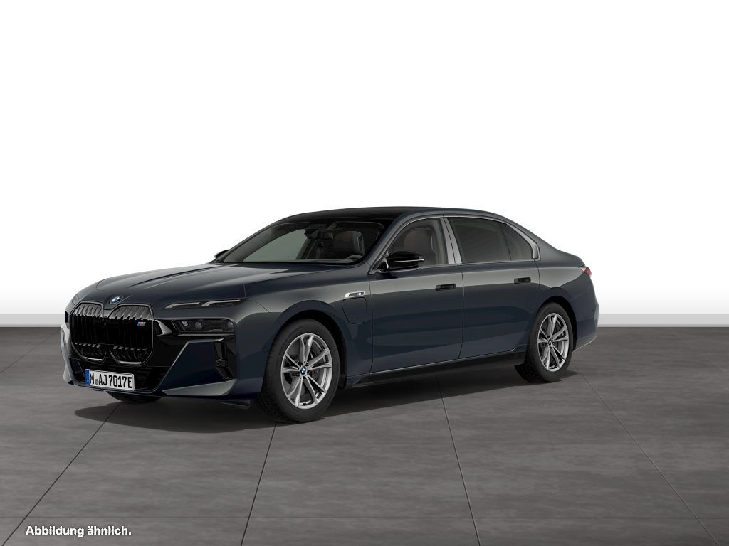 BMW M760e