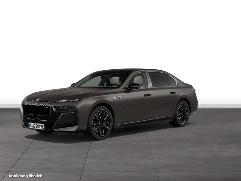 BMW M760e
