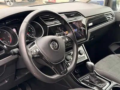 Volkswagen Touran – Foto 12