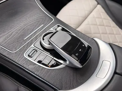 Mercedes-Benz GLC 43 AMG – Foto 26